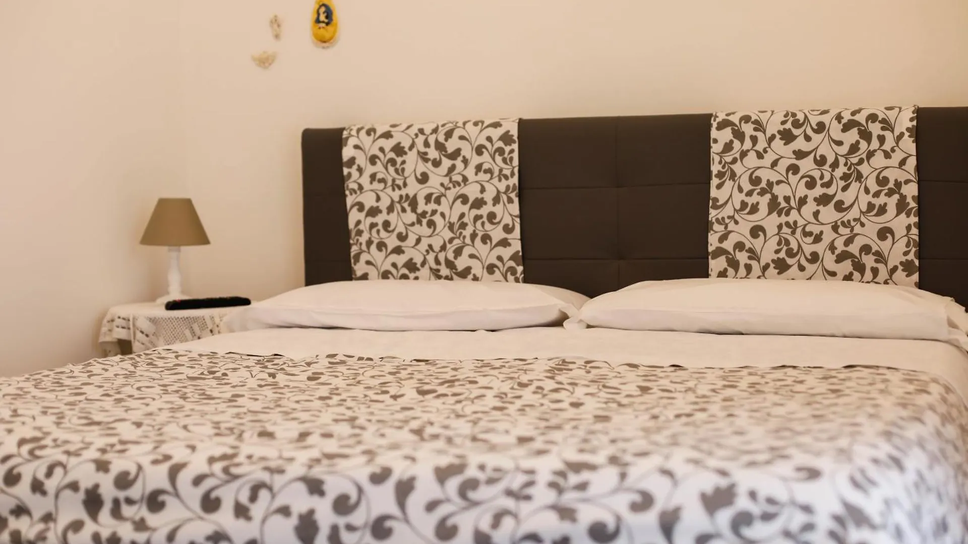 פאטי B&B Liola' לינה וארוחת בוקר